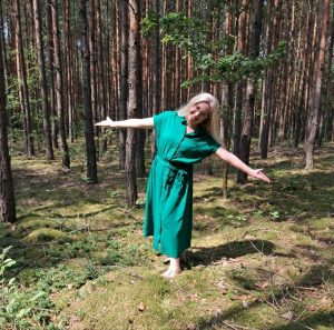 Read more about the article 💃 PO CO NOSZĘ DŁUGIE SUKIENKI/SPÓDNICE? 💃